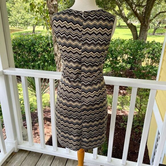 Ellie Kai Chevron Stripe Dress - Picture 2 of 6